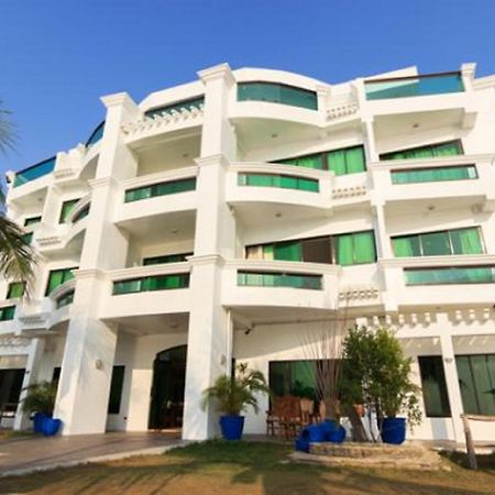 Hôtel Vitalis White Sands à Santiago  Extérieur photo